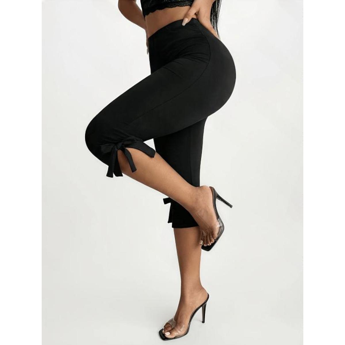 Minimalist Solid Capri Pants